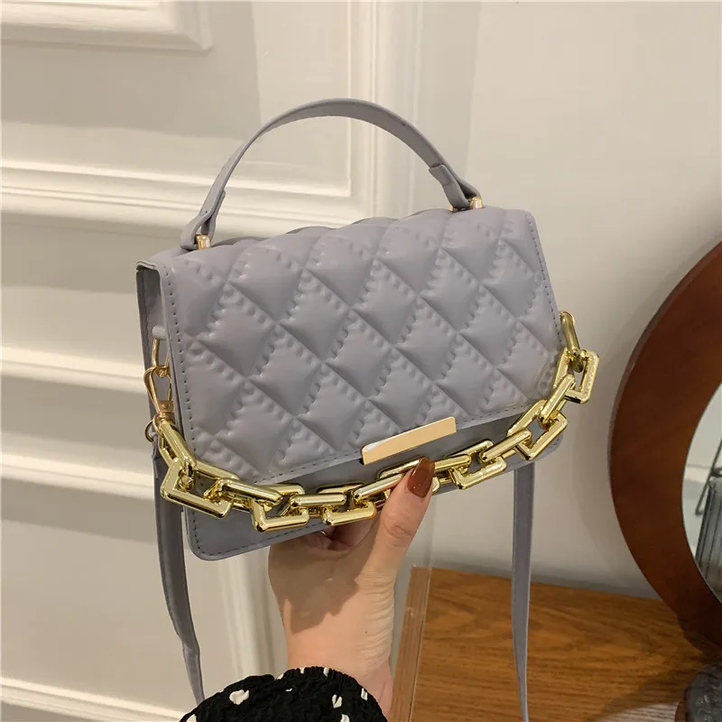 

2022 European and American Fashion Casual Tide Chain Lingge Lady Bag Wild Shoulder Messenger Bag Small Crossbody Square Bag