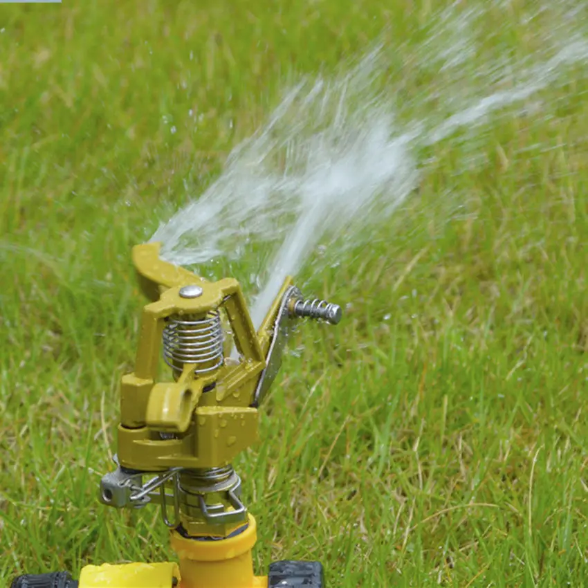 Насос для полива газона. Разбрызгиватель регулируемый 1/2. Garden Sprinklers распылитель. Распылитель вращающийся садовый под быстросъем 1/2. Рассеиватель воды для полива огорода.