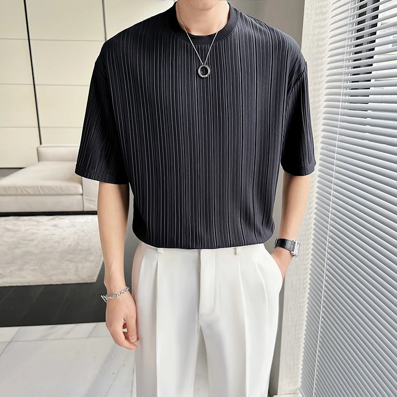 

Pleated Stripe T-shirt Men Loose Casual Black White Short Sleeve Tees Shirts Male Japanese Korean Streetwear Vintage Tshirt