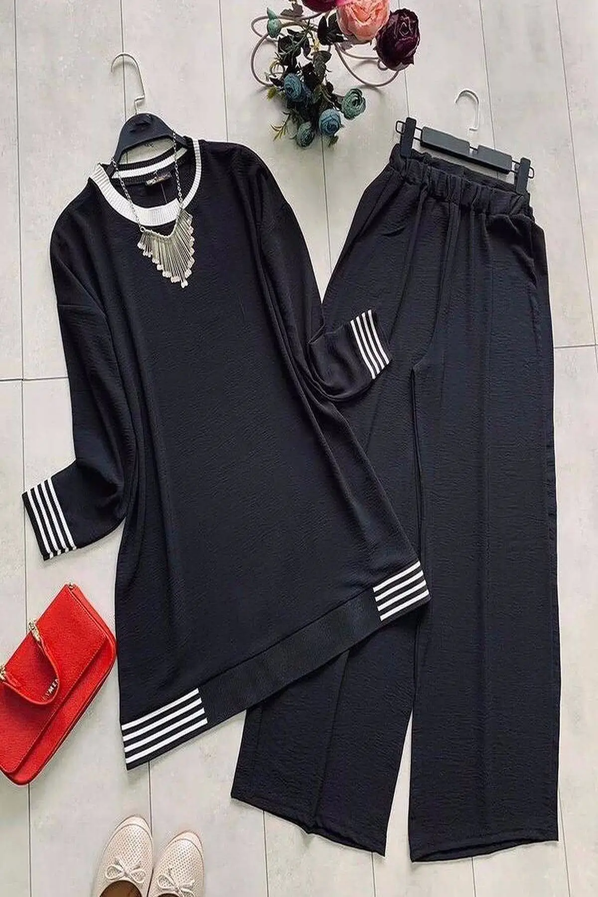 

Women Black Ayrob Fabric Double Team Women Muslim Suit