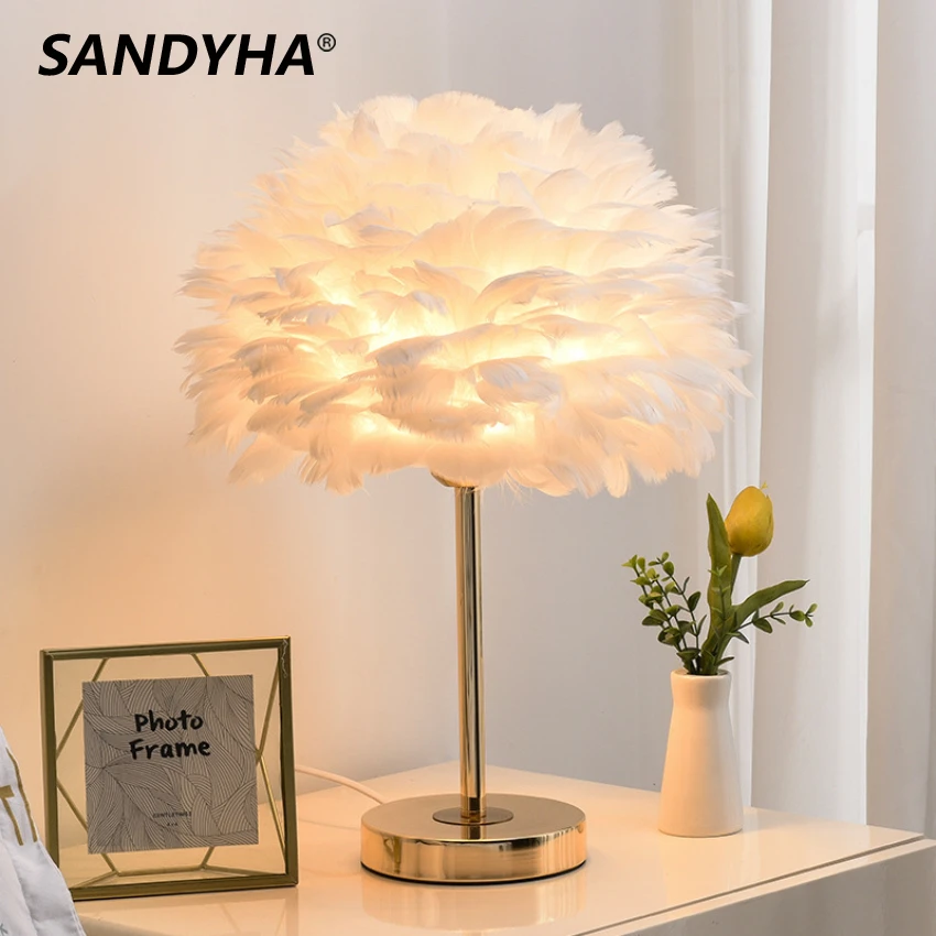 

SANDYHA Modern Luxury Feather Table Lamp Iron Art White Led Night Light Indoor Living Bedroom Bedside Desk Lampshade Lighting