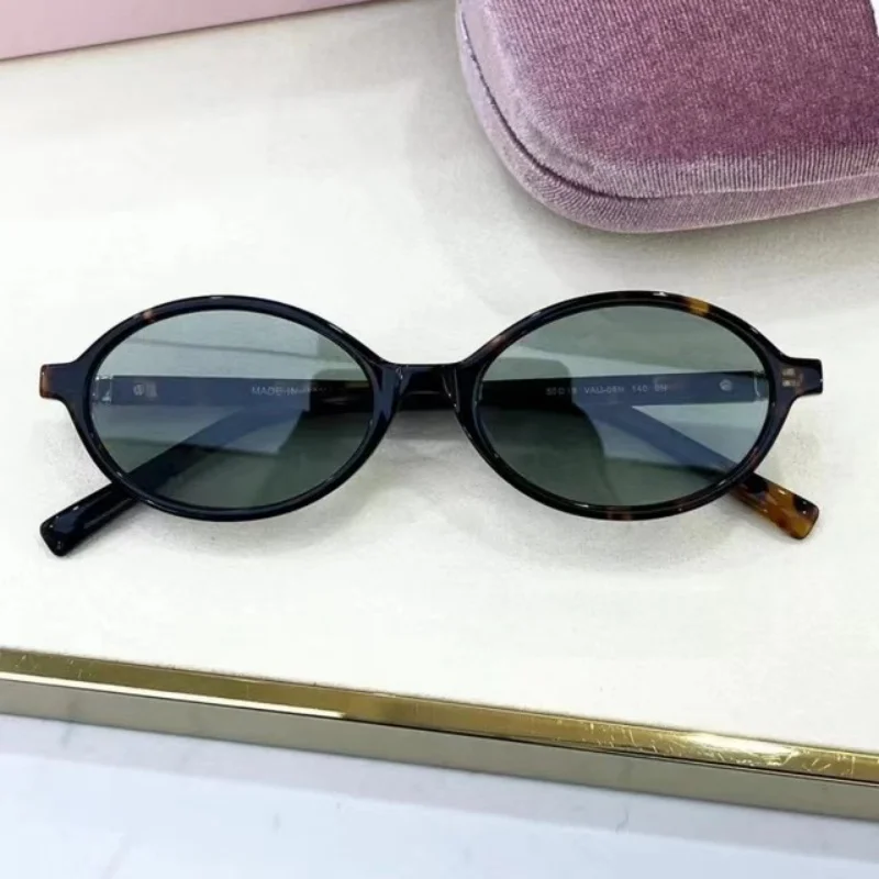 2024 летние новые женские модели MIU маленькие эллиптические очки для чтения модный