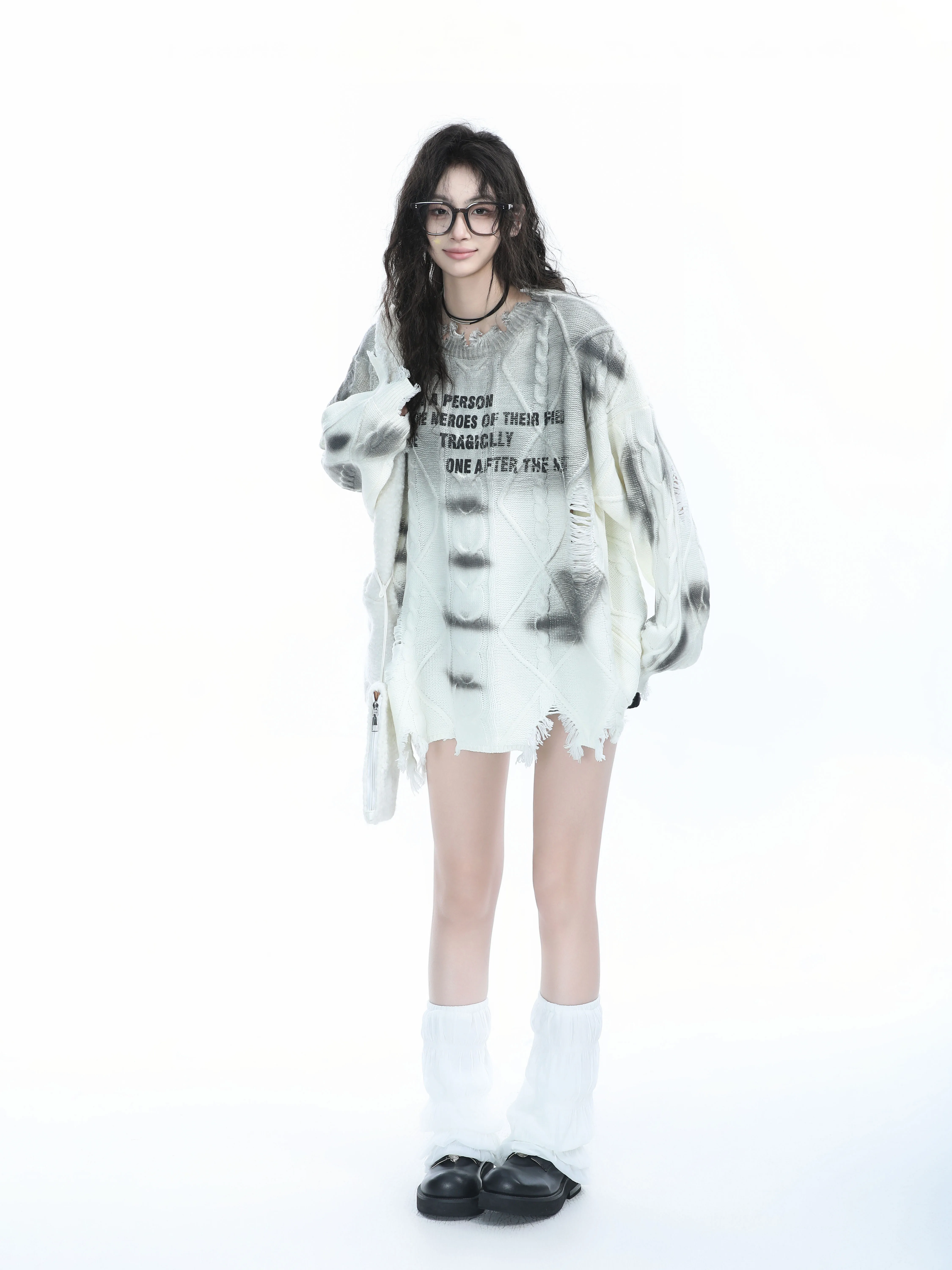 [Sitting on the Mountain] American vintage Irregular Hole Sweater Women Autumn New Loose Idle Sle Knit