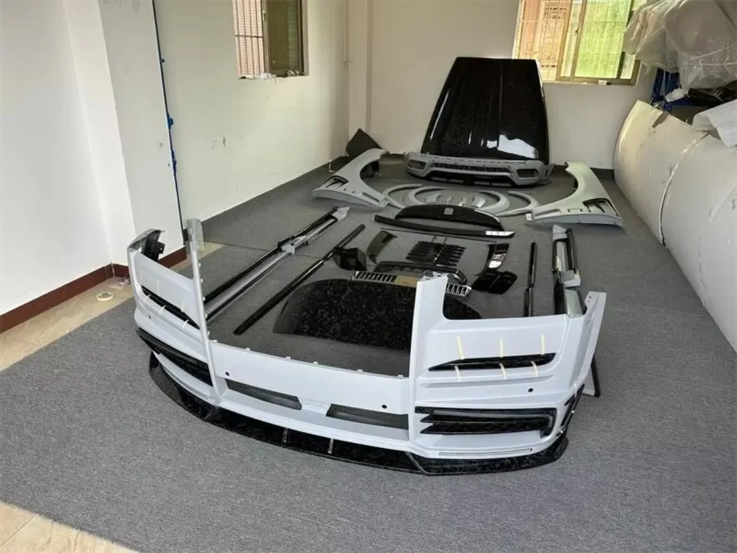 Фото Комплект обвеса Cullinan Modified 2.5-го поколения из кованого карбона M-образной формы: передний и задний бамперы, боковые юбки, капот №2
