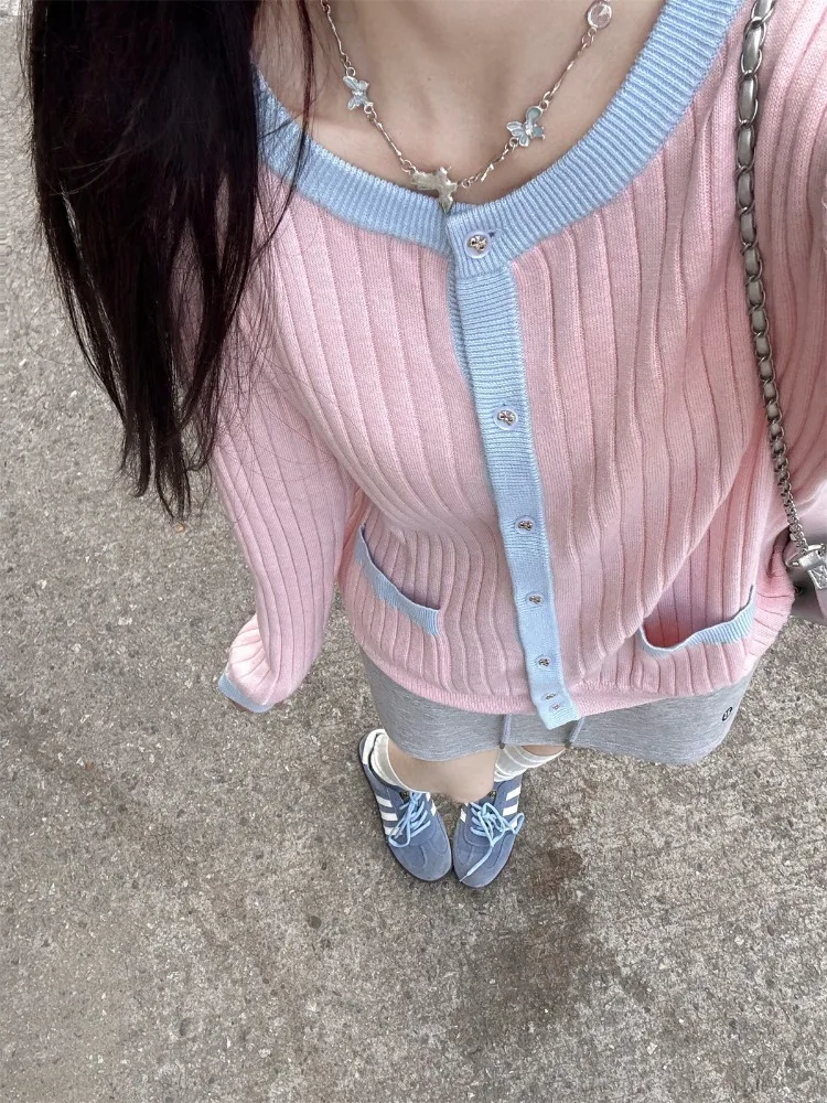 Тонкий свитер с круглым вырезом в розовую и синюю полоску длинными рукавами