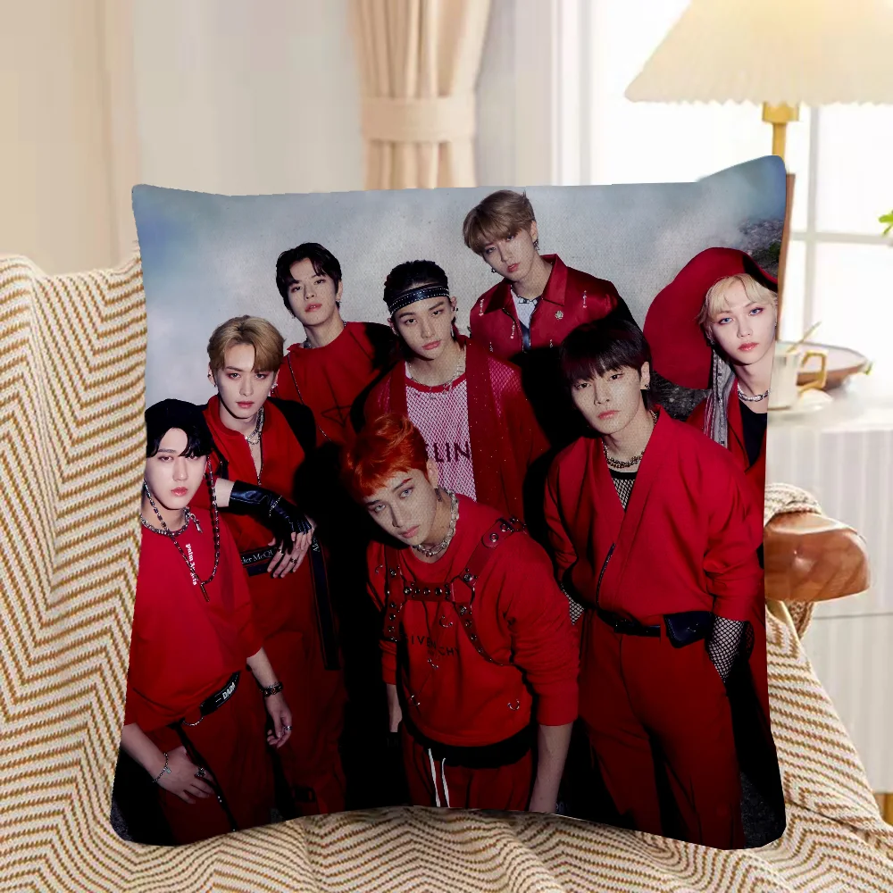 Экологичные чехлы для подушек из полиэстера/хлопка POP S-Straykids с принтом