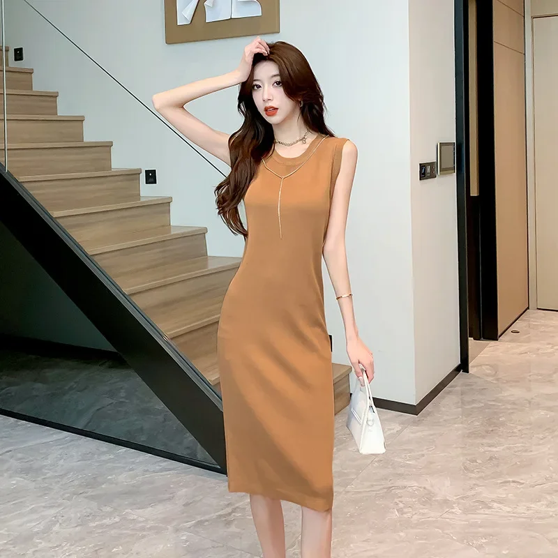 2024 новое летнее женское полосатое вязаное платье без рукавов средней длины