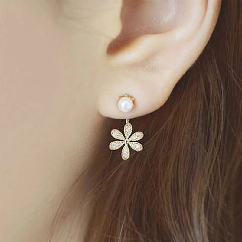 

South Korea'S New Jewelry Xiaoxiang Ladies Imitation Pearl Inlaid Five-Leaf Flower After Wearing Earrings Jewelry Fashion Party