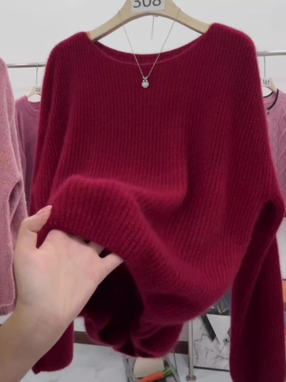 European Goods Autumn and Winter Wear New Pullover Red Knit Women 2024 Popular Loose Slimming Design Sense Sweater Fashion