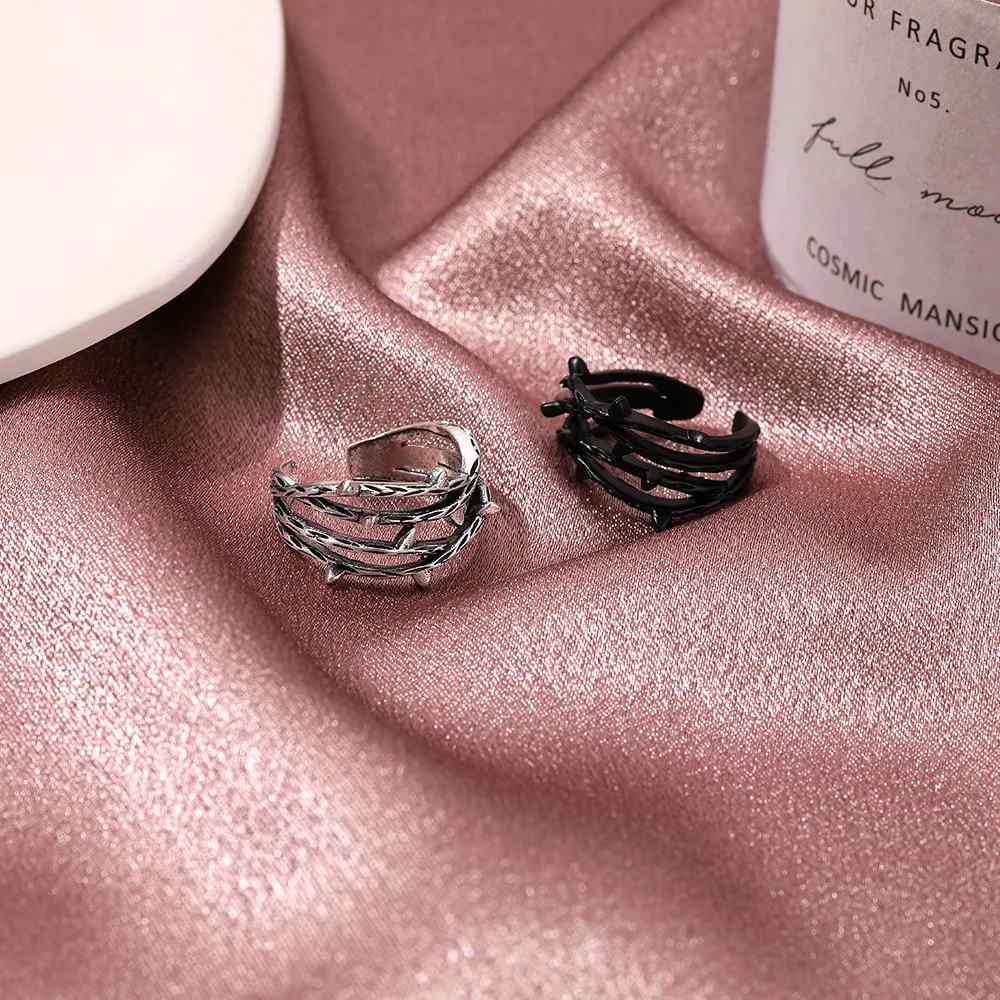 Женское многослойное кольцо на указательный палец простое черное с изменяемым