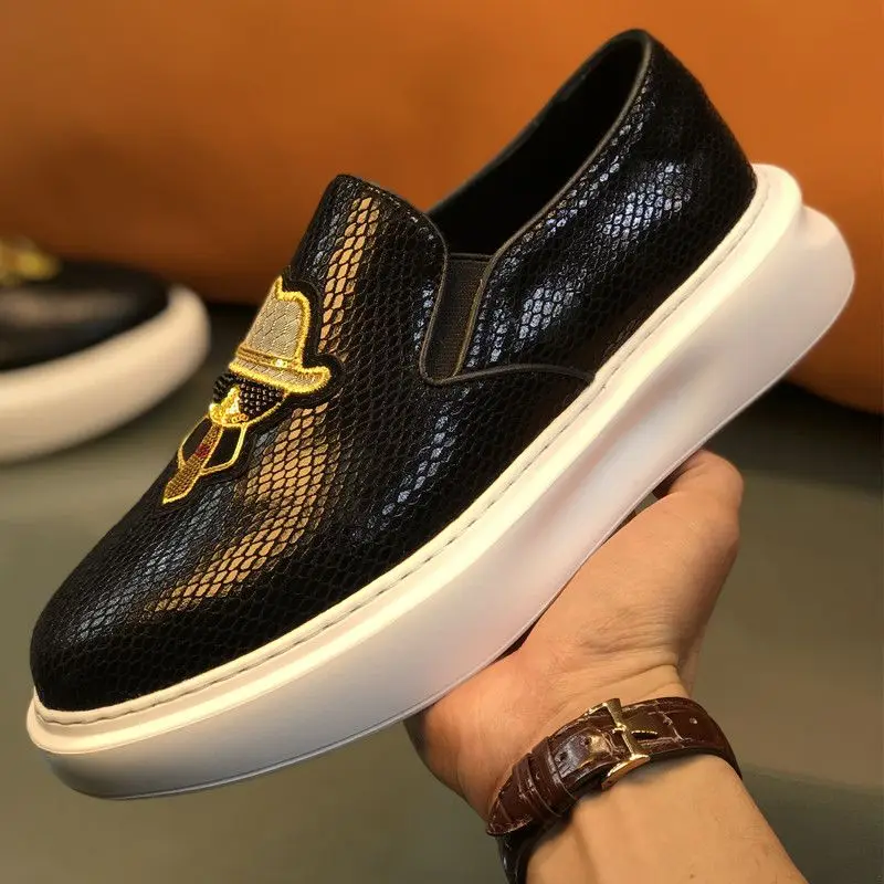 

Кроссовки мужские из натуральной кожи на толстой подошве без шнуровки