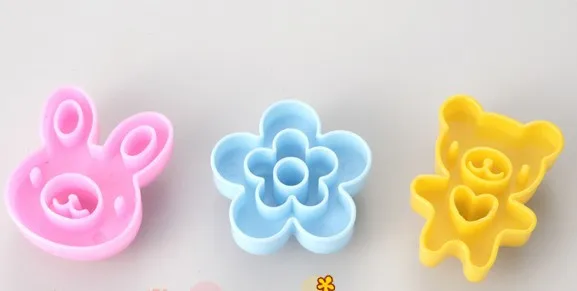 3pcs/set Bear Flower Rabbit Sandwich Mold Cutter Bread Biscuits Embossed Device Cake Tools Rice Balls Lunch Mould |