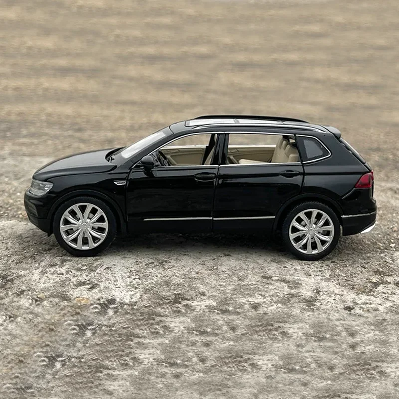 Новая модель автомобиля Tiguan L в масштабе 1:32 литье под давлением имитация звука