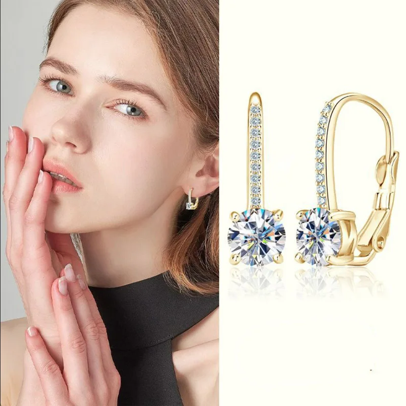 

Женские серьги-гвоздики из серебра 2023 пробы с бриллиантами