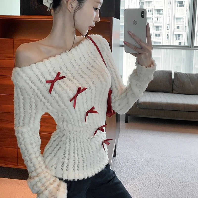 Тонкие женские пуловеры с бантом