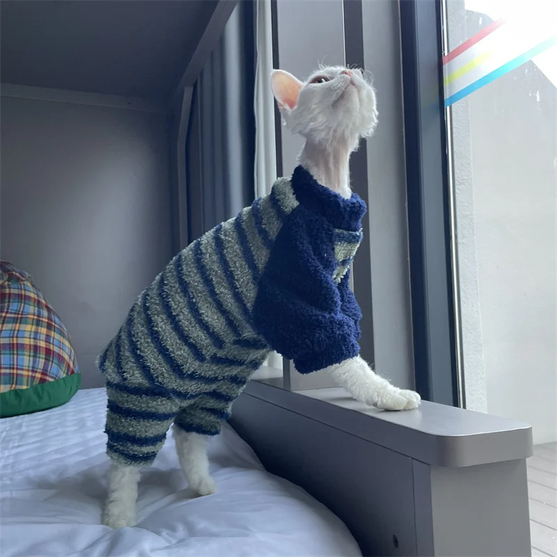 Фото Теплый мягкий кофейный флисовый комбинезон для кота-сфинкса, зимнее пальто с четырьмя ножками в толстую фиолетовую полоску для толстовки Devon Rex для котят №3