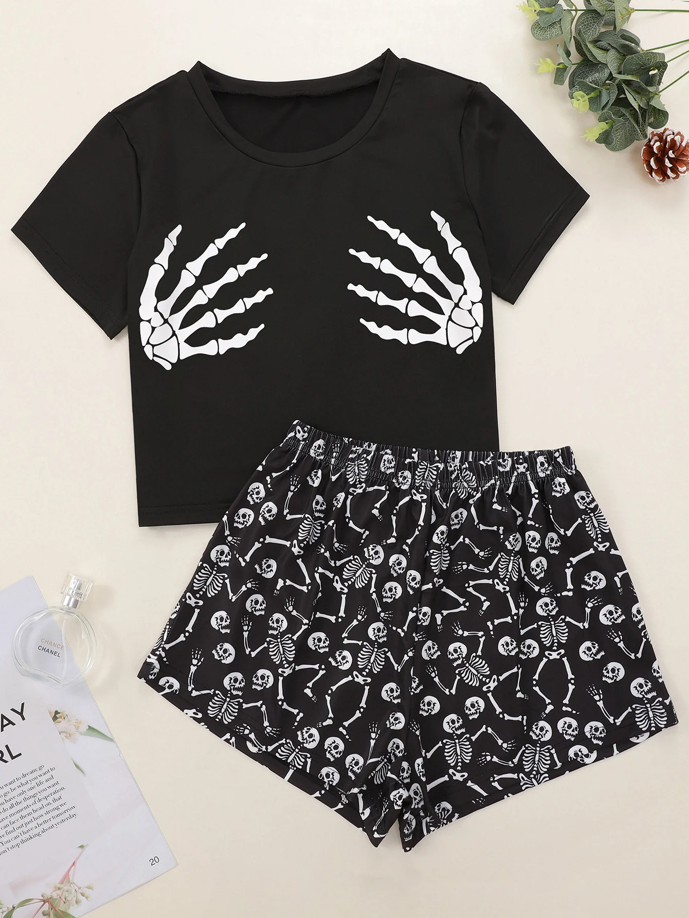 

New Style Lady Cartoon Skeleton Fingers Print Short Sleeve T Shirts&Shorts Pajama Set Summer Comfortable Sleepwear Home Suits