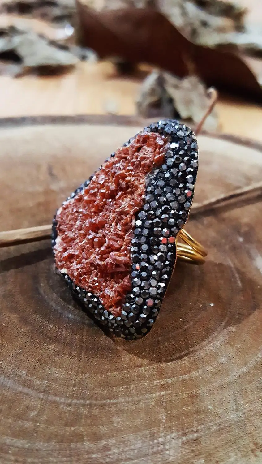 

Natural stone Vanadinite Stone 22 Carat Gold Plated Women Bangle Whsr20
