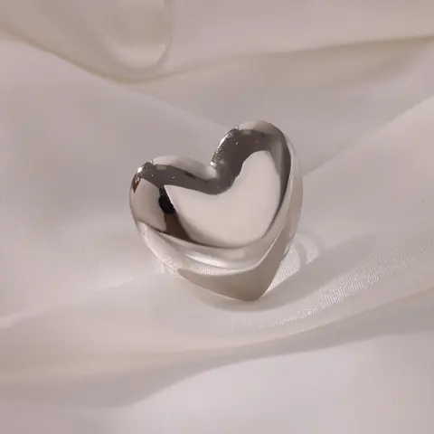 Кольцо из нержавеющей стали в форме сердца