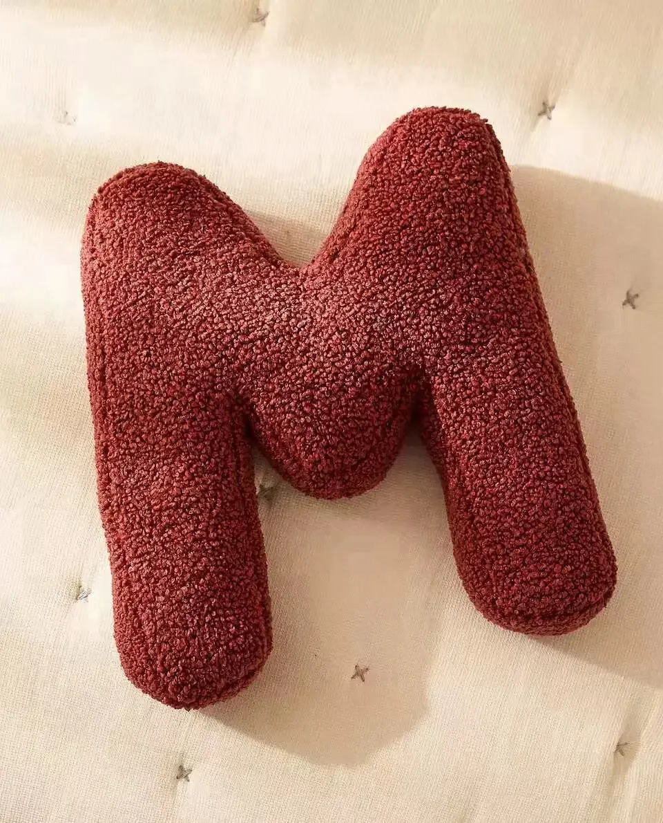 

Бархатная подушка 26 букв INS Nordic