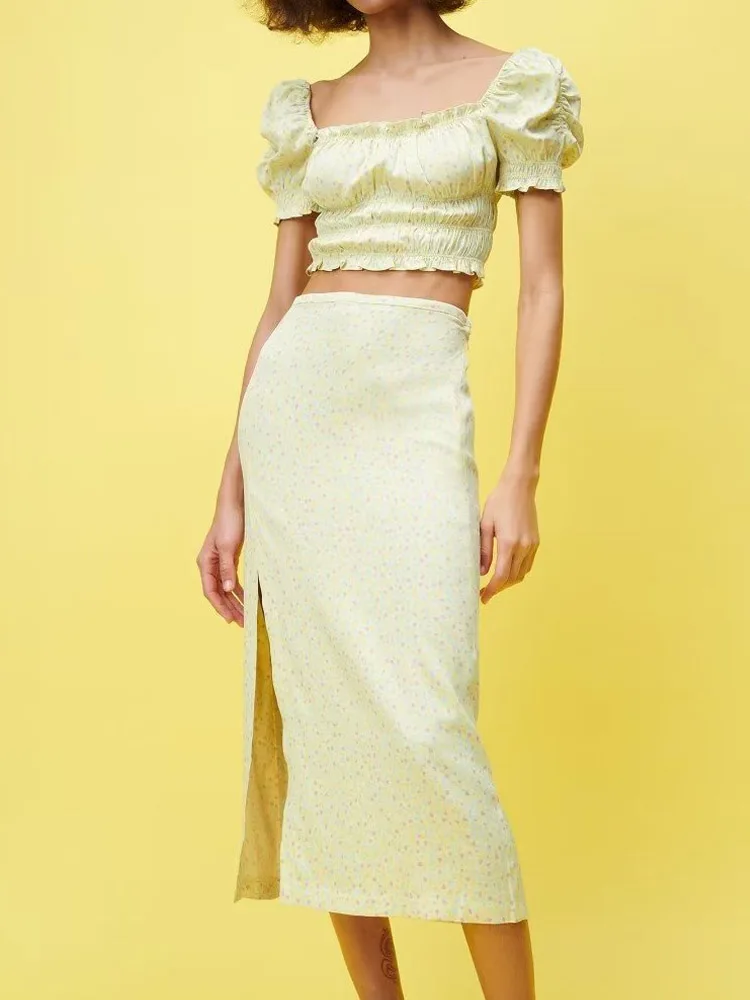 

Женский костюм-двойка с принтом Kumsvag, белый костюм для отпуска из короткой блузки и юбки, на лето 2022