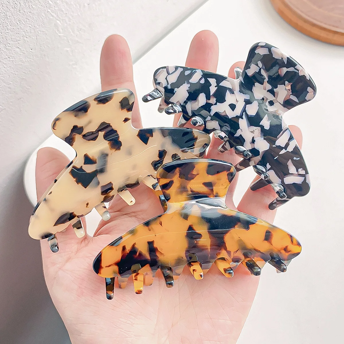 

8.5cm Lengths Fashion Acetate Hair Claw Clips Vintage Crabs Hair Clip Leopard Print Styling Strong Hold Hair Accessories Women