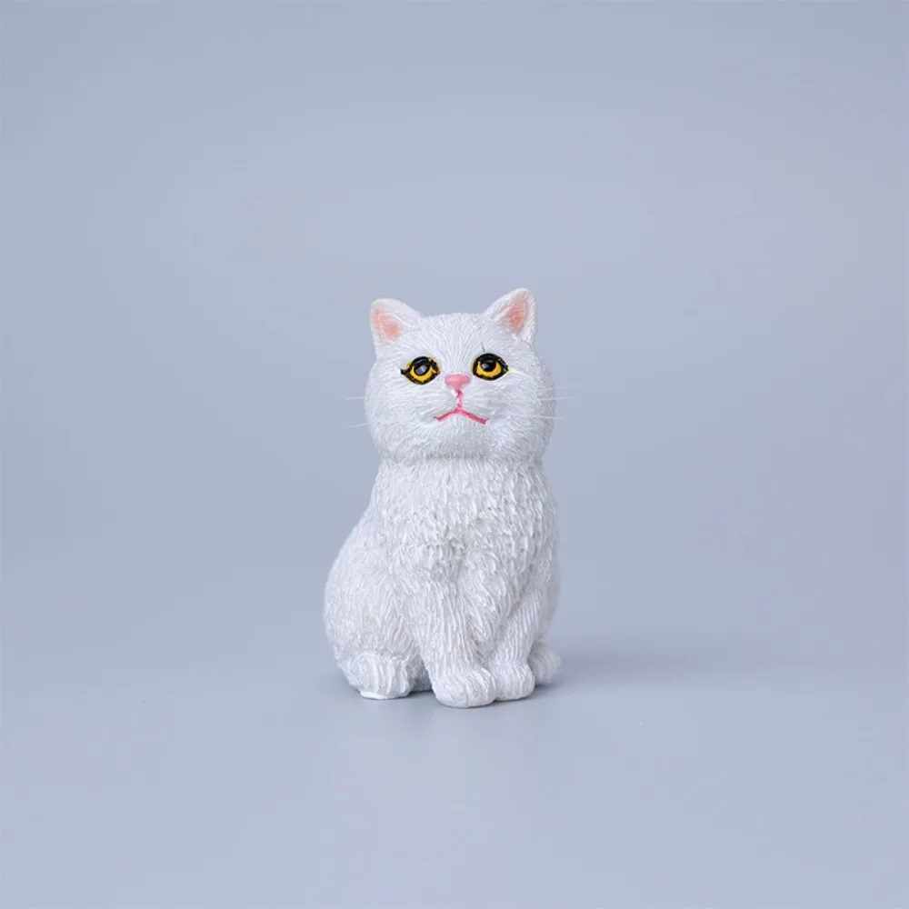 

Резиновая фигурка котенка