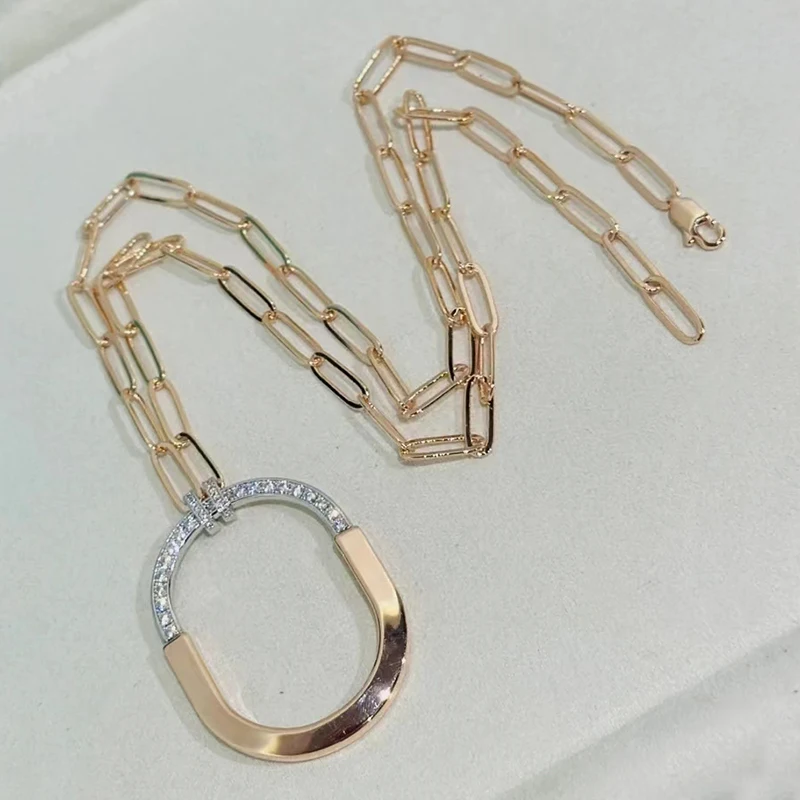 

Цепочка женская из серебра 925 пробы с кулоном «Love Lock»