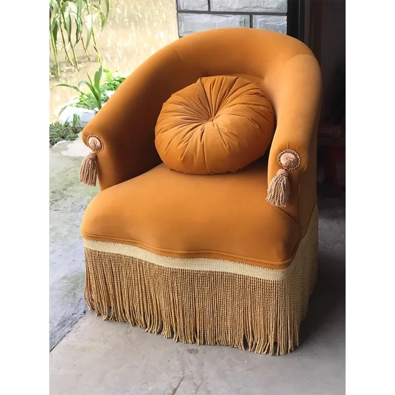 Одноместный бархатный стул желтого цвета французское ретро кресло с бахромой