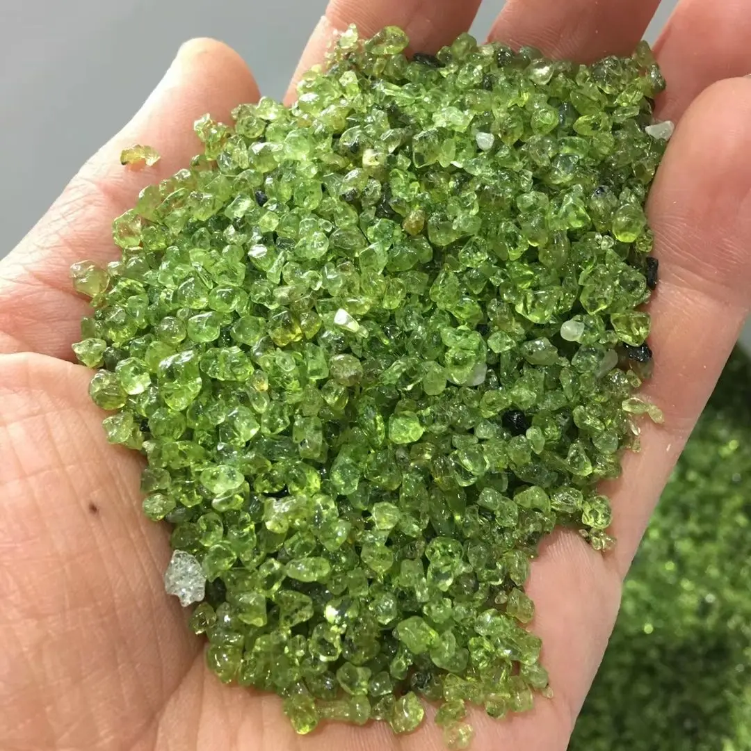 Натуральные кристаллы перидота 1000 г зеленые нестандартные кварцевые камни для