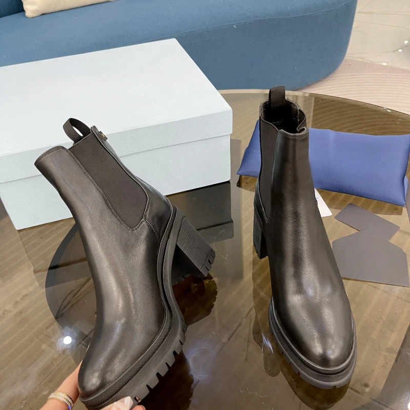 Новые универсальные простые модные и удобные женские ботинки увеличивающие рост