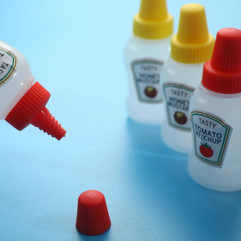 

4pcs 25ML Mini Tomato Ketchup Bottle Portable Sauce Salad Dressing Container