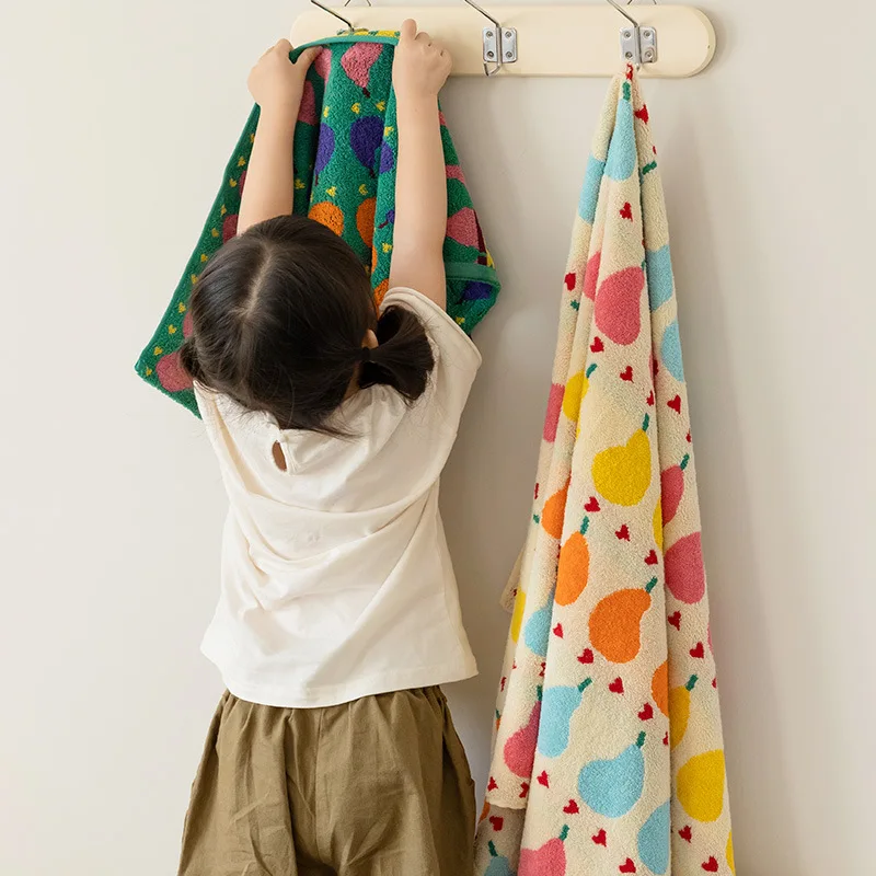 Мягкое хлопковое полотенце для лица с рисунком в виде груш-граффити детское