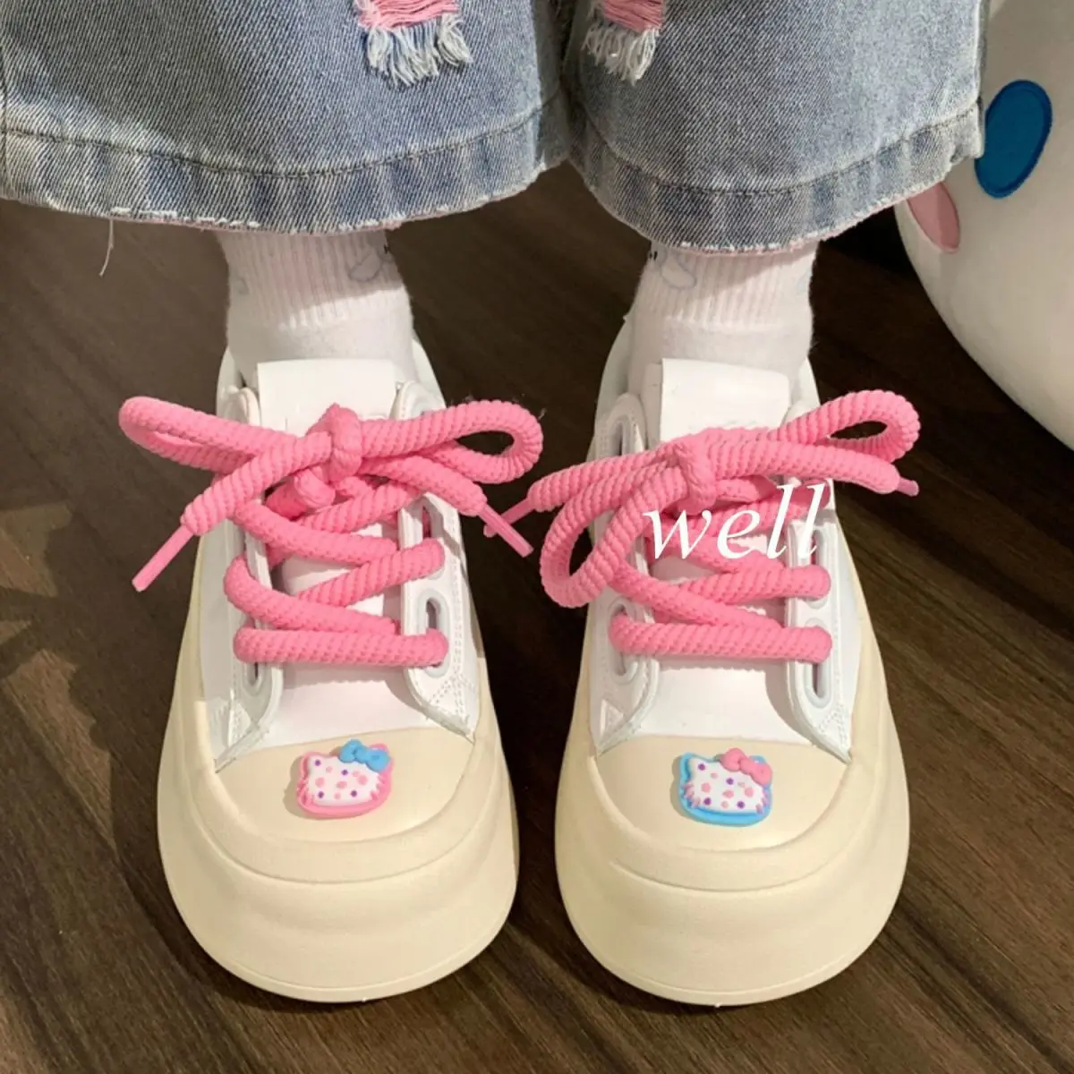 

Anime Kawaii Sanrio Hello Kitty New Cute Cartoon Ladies Canvas Shoes Summer Breathable Leisure Small White Shoes Thick Bottom