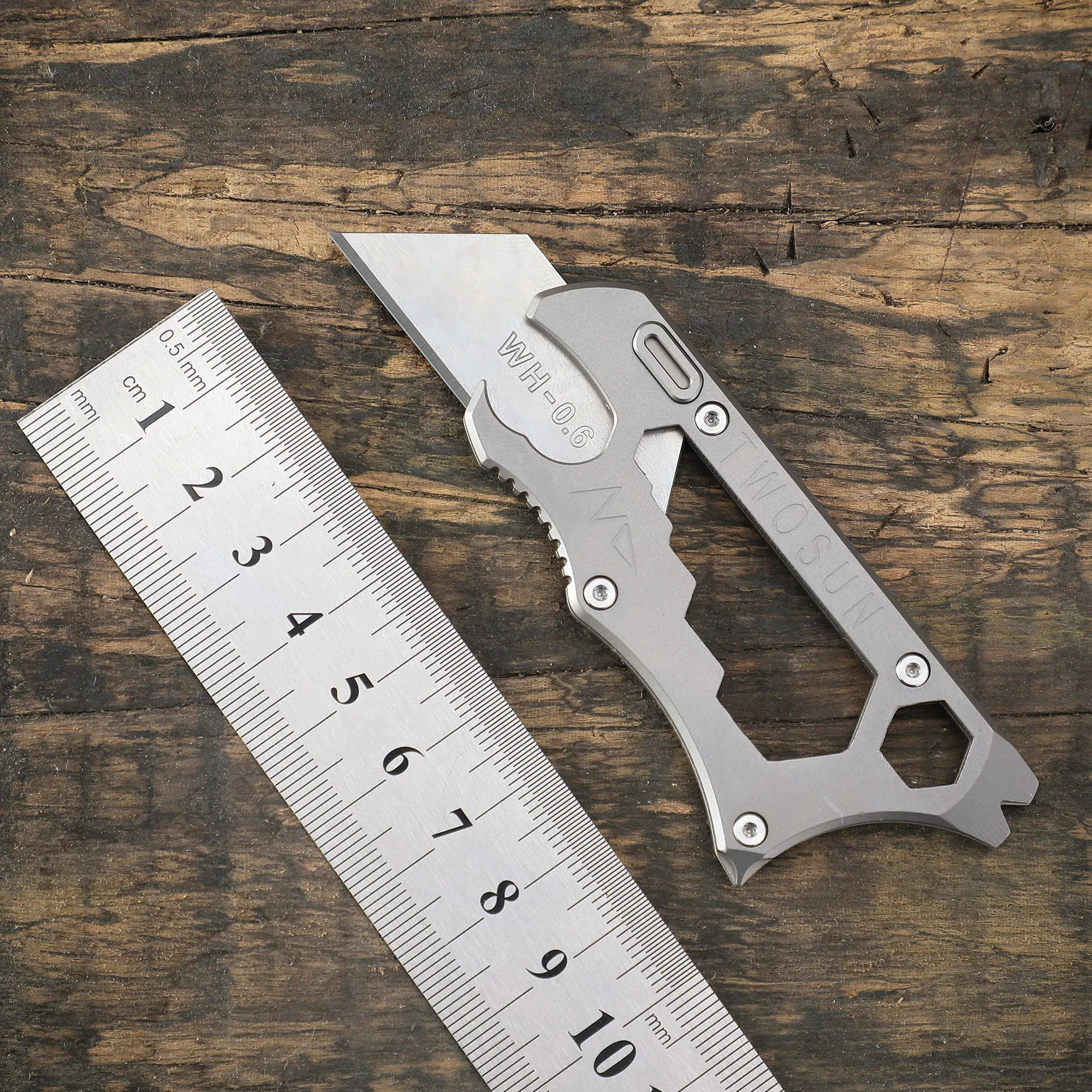 

TwoSun TS149 SK5 Steel Blade Titanium Alloy Handle Utility Knife Home Office Cutting EDC Tool