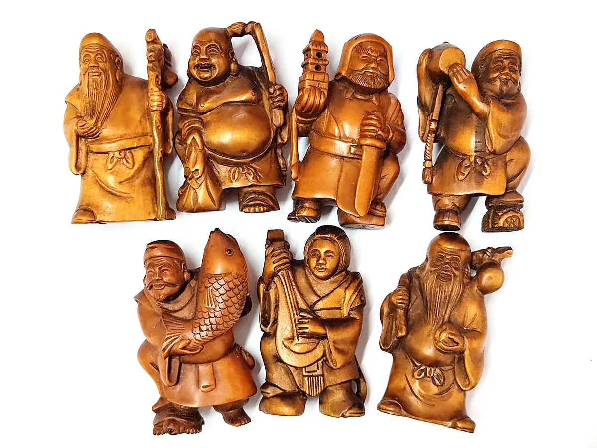 Набор ручных резных фигурок из самшита