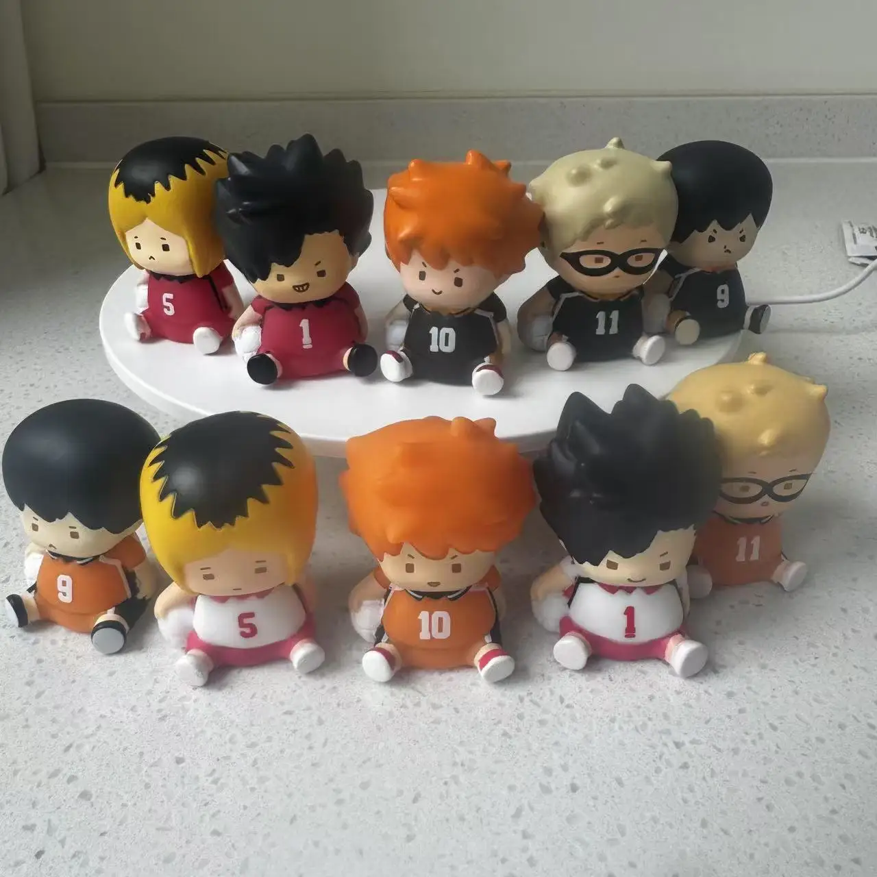 Фото Подлинная фигурка 2 Haikyuu Sleep Style iwaizumi hajime Akaashi Keiji Oikawa Tooru Kotaro Bokuto Gacha Toy №2