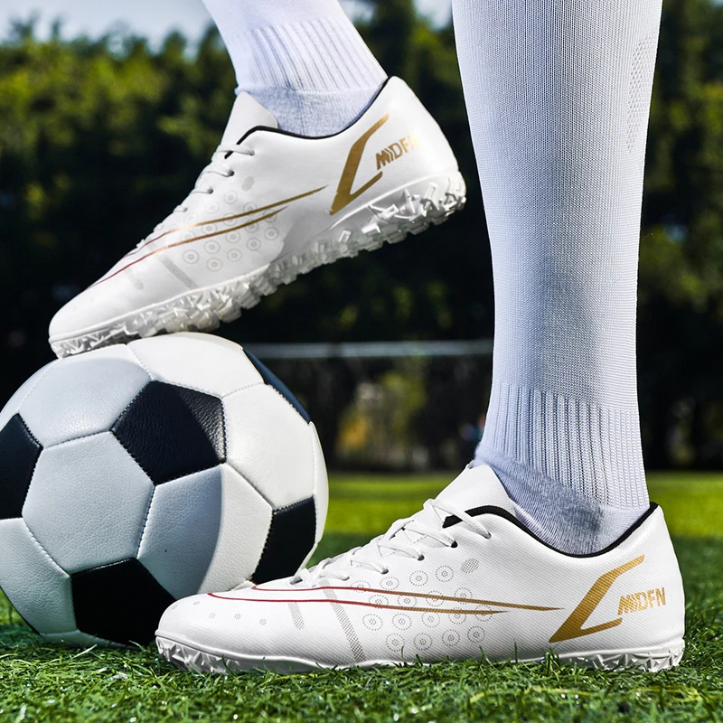 New Professional Men Soccer Shoes Adult Kids Sport Footwear Outdoor Futsal Football Boots Sneakers Men Turf Soccer Cleats Unisex