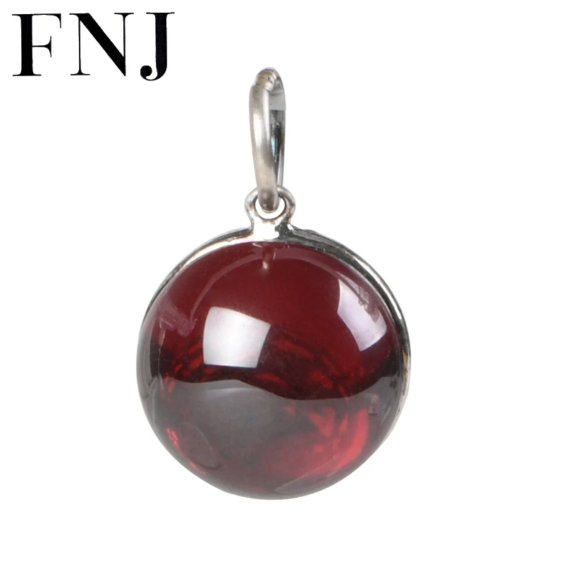 

Кулон в виде бабочки из серебра 925 пробы с красным цирконием