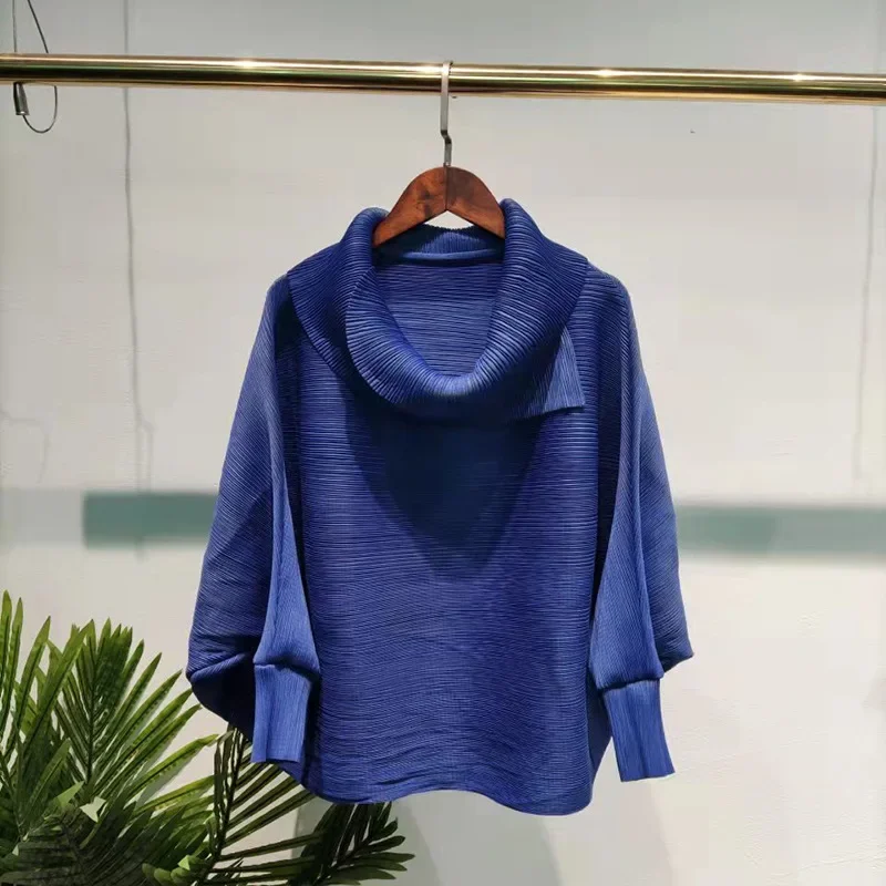 

Miyake Pleated Tops 2023 Autumn WInter Solid Color Lapel Loose Large Size Batwing Sleeves Polo Collar Designer Aesthetic Clothes