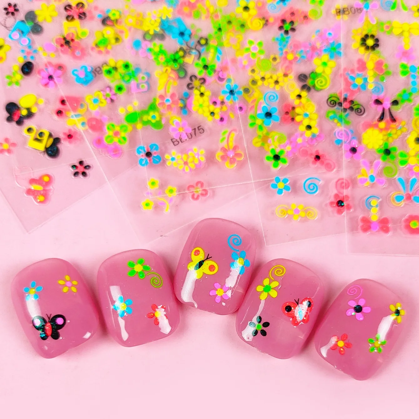 

5pcs Luminous Series Nail Stickers Snall Flower Butterfly Star Glitter Design Glow in The Dark Slider Decals Manicure Decoration