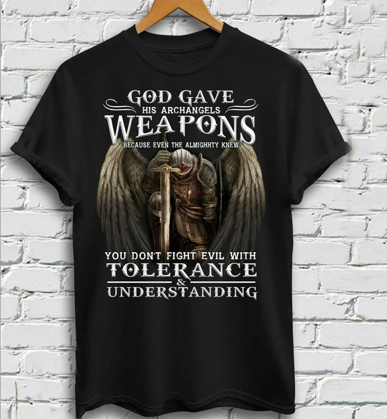 Черная футболка унисекс с изображением Иисуса на коленях бога дал его оружие