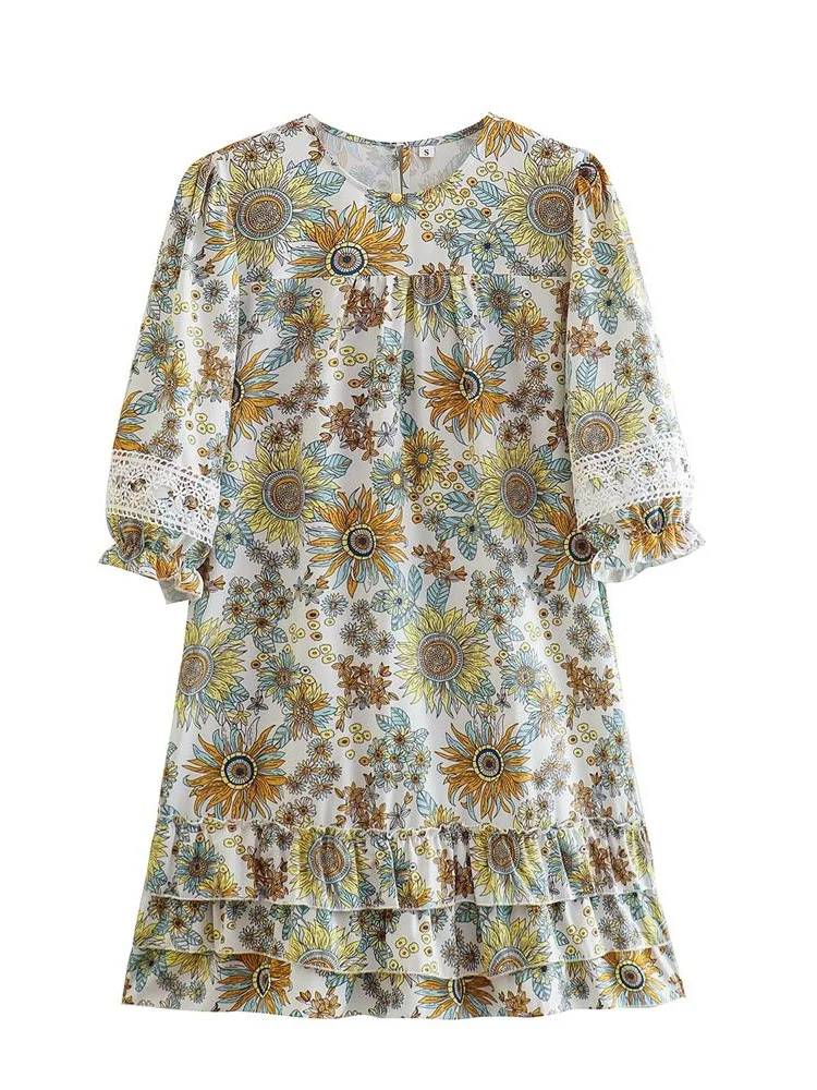 

Платье-мини с цветочным принтом и оборками, с коротким рукавом