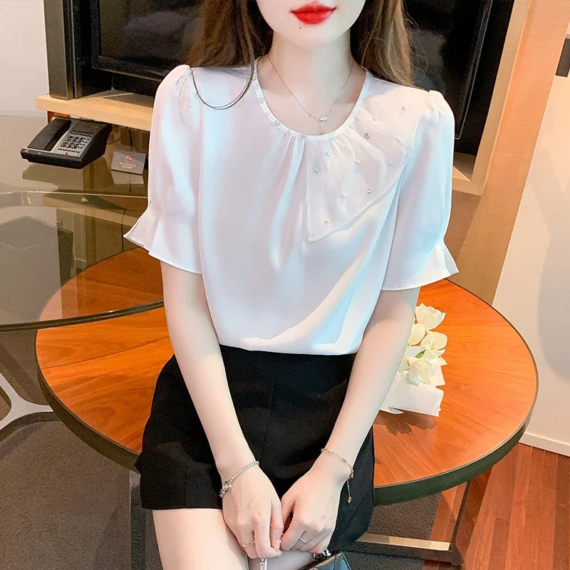 Женская шифоновая блузка с коротким рукавом круглым вырезом и вышивкой