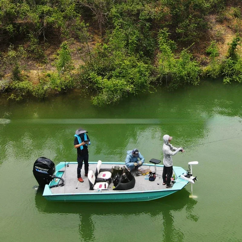 Радиоуправляемая лодка