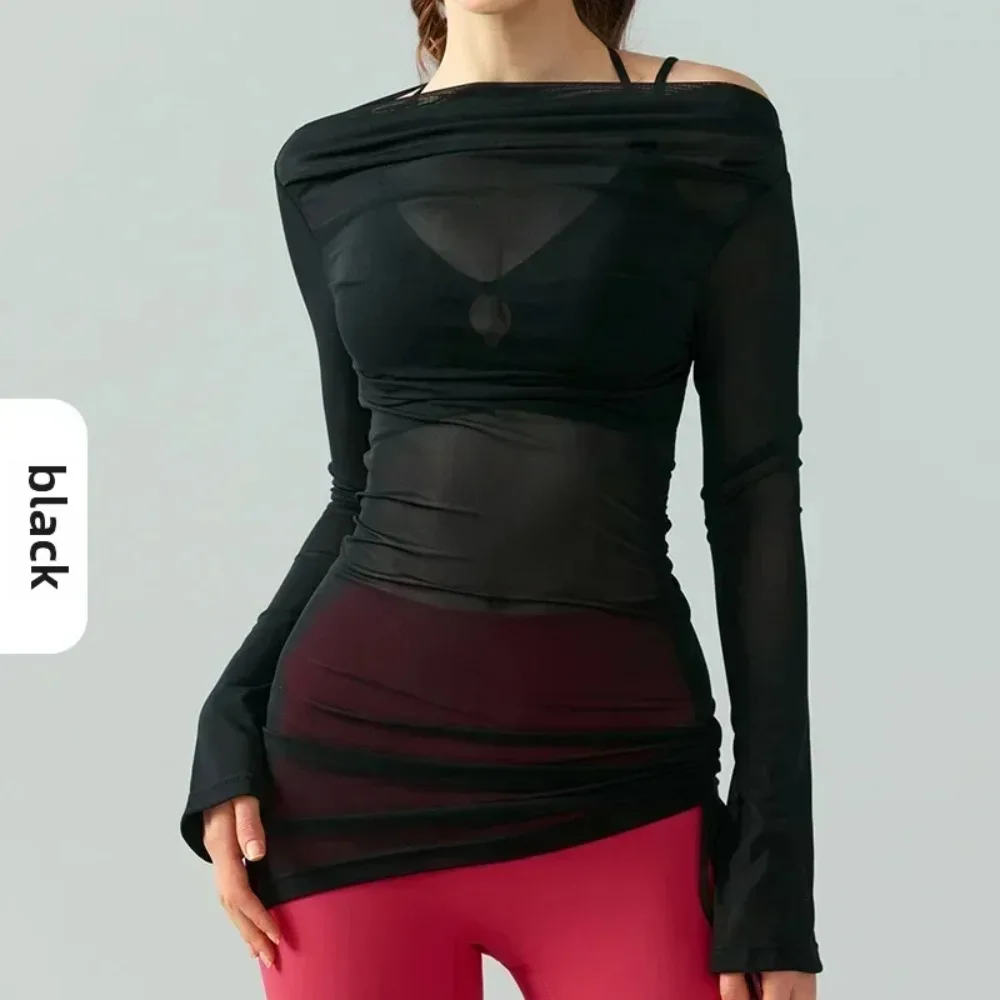 AL's Dream Team — свободный топ для йоги и кокетливое кружевное платье в стиле ретро