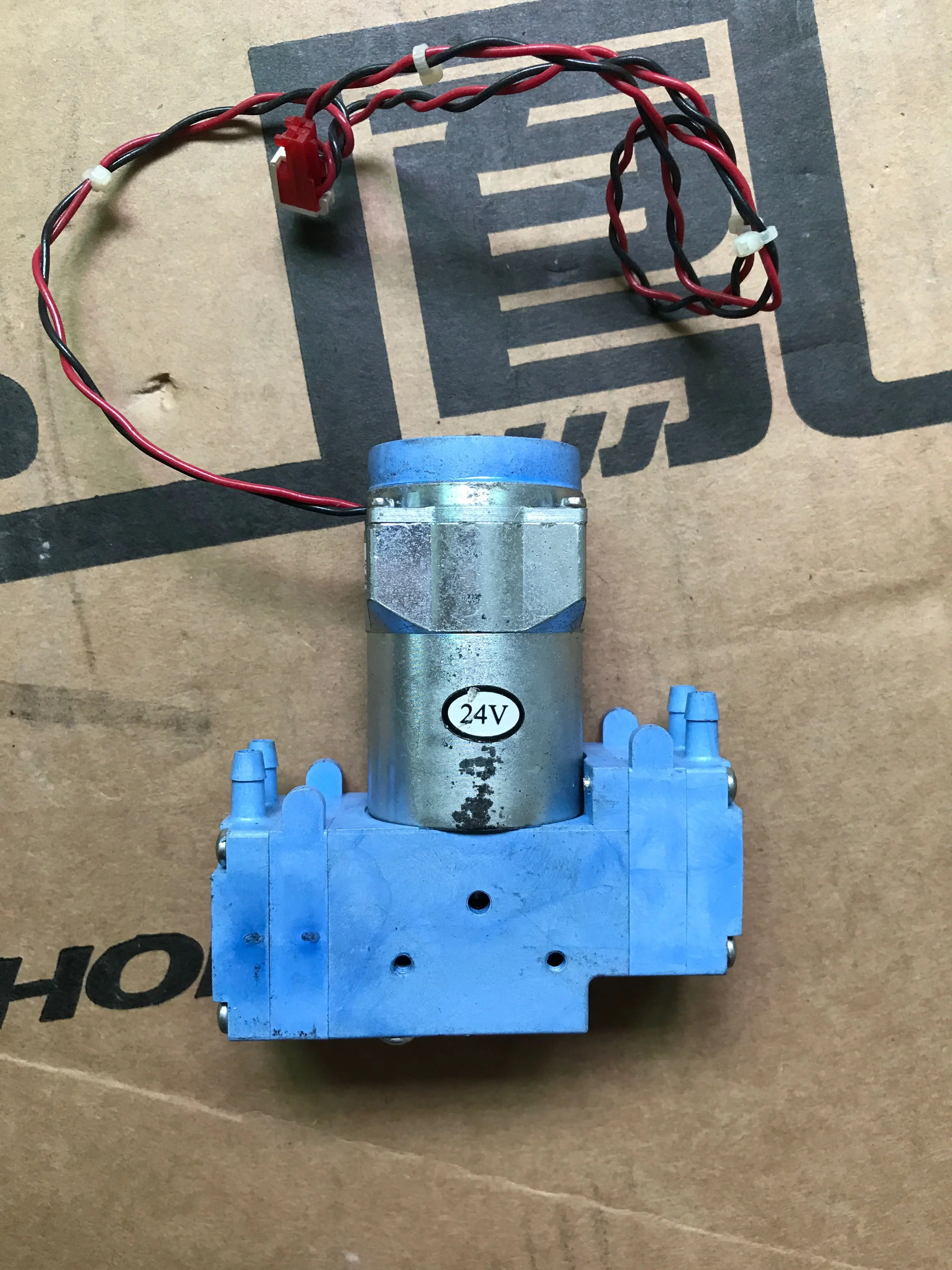

Second-Hand Us Apply to Hargraves D736A-23-01 DC 24V Double-Headed Brushless Vacuum Pump Air Pump Micro Pump