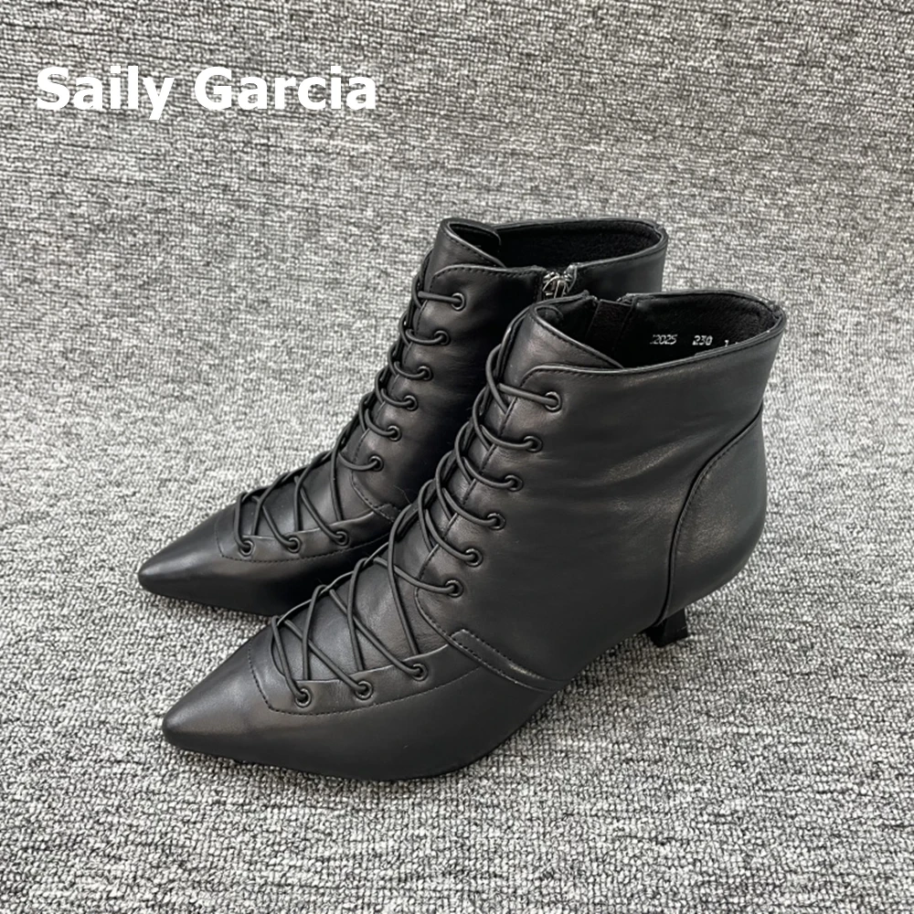 Женские ботинки на шпильке черные повседневные из натуральной кожи среднем