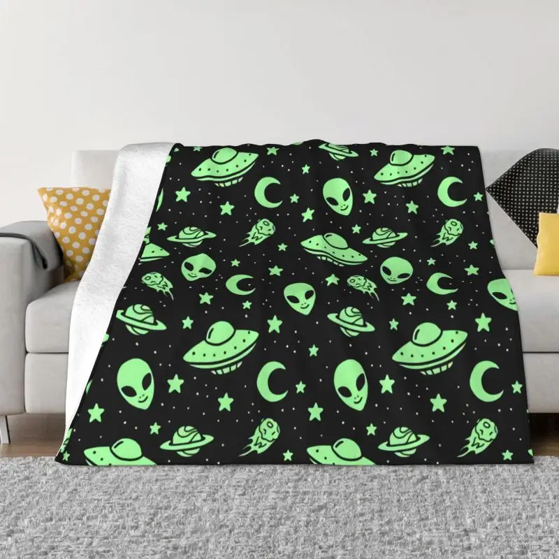 

Alien And UFO Pattern Blanket 3D Printed Soft Flannel Fleece Warm Throw Blankets for Office Bed Sofa Quilt