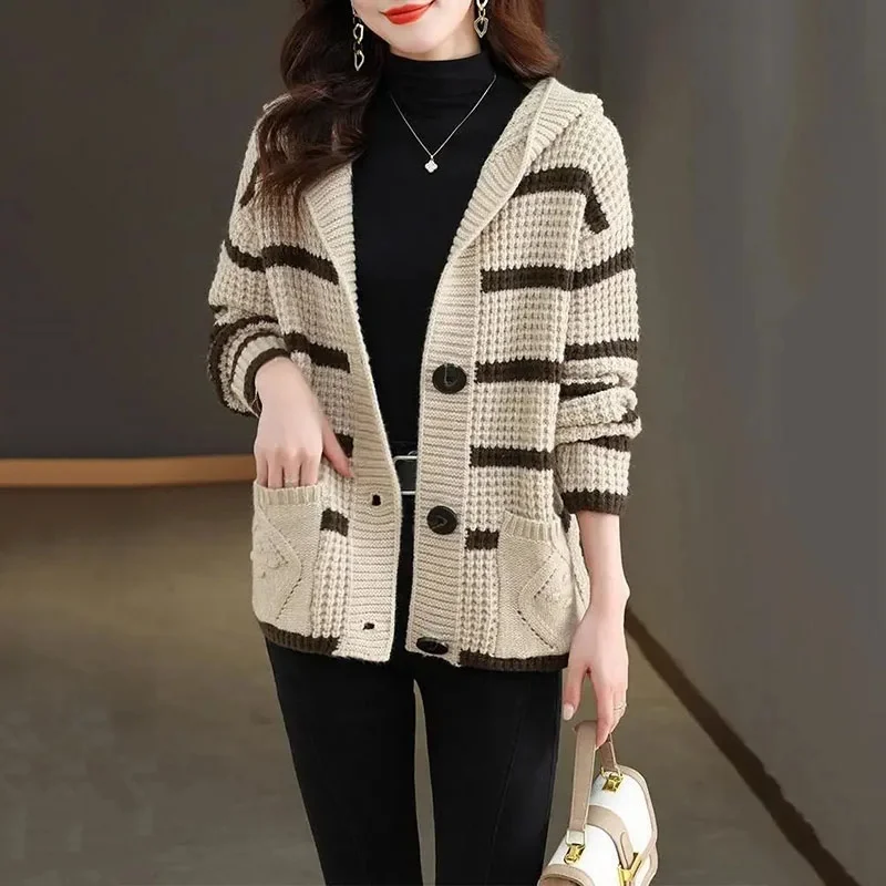 2024Новый осенне-зимний модный полосатый кардиган свитер куртка женская в стиле